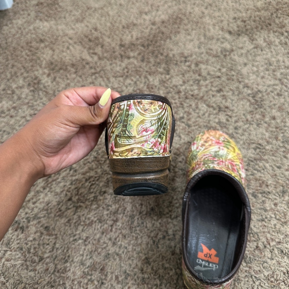 Dansko Professional XP Clogs Floral Tooled Leather Slip Resistant 40/9.5 READ - Picture 3 of 9